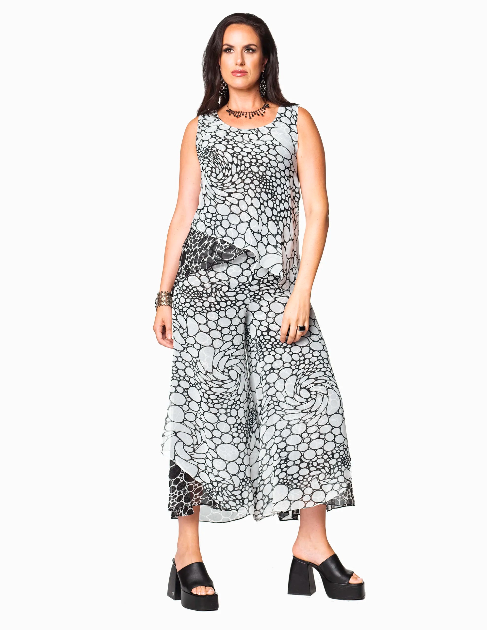 Black & White Top – MINKAS Clearance