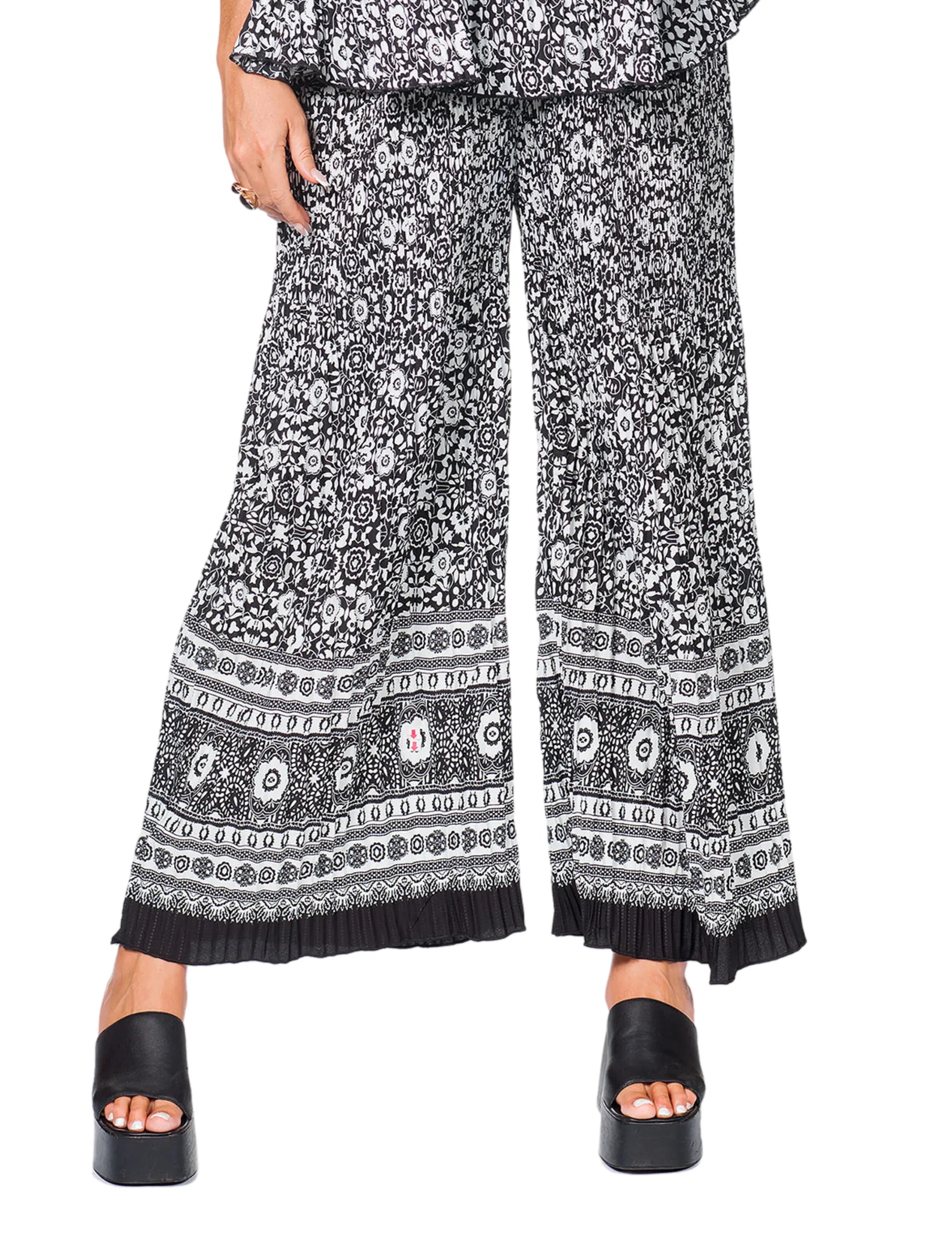 Black & White Wide-Leg Pants – MH-541 – MINKAS SS26